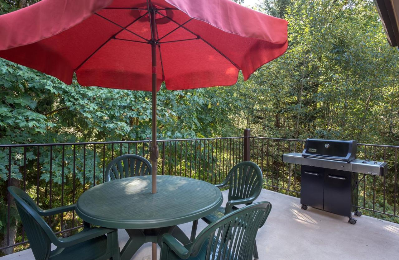 Whispering Woods Resort Welches Exterior photo