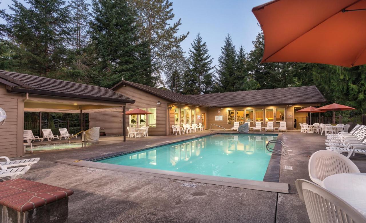 Whispering Woods Resort Welches Exterior photo