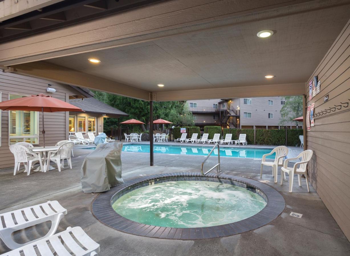 Whispering Woods Resort Welches Exterior photo
