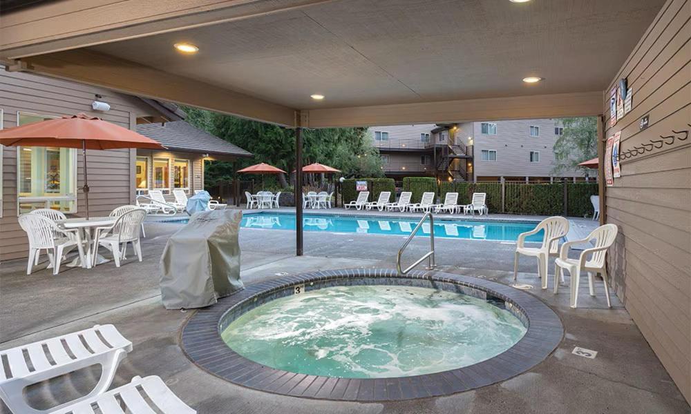 Whispering Woods Resort Welches Exterior photo