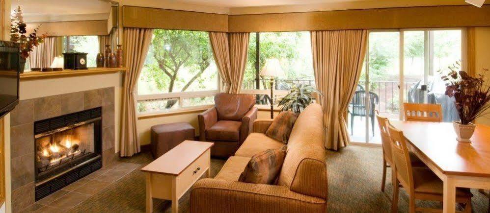 Whispering Woods Resort Welches Exterior photo