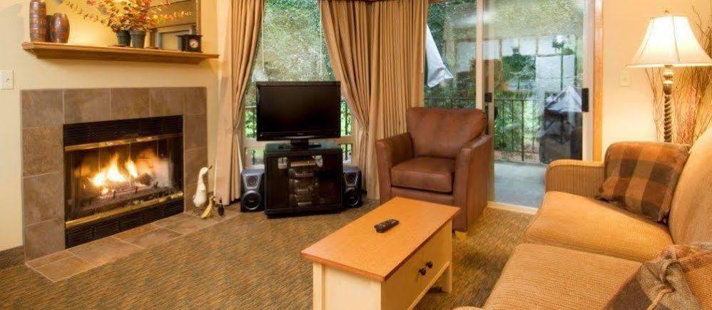 Whispering Woods Resort Welches Exterior photo